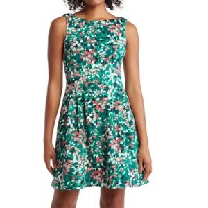 NWT VINCE CAMUTO Sleeveless Floral Printed Zip Back Dress Size 8